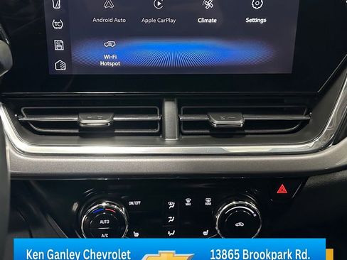 Used 2025 Chevrolet Trax ACTIV w/ Sunroof Package FWD image 17