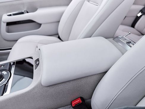 Used 2014 Rolls-Royce Wraith RWD image 73