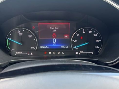 Used 2022 Ford Escape SE w/ SE Sport Appearance Package FWD image 4