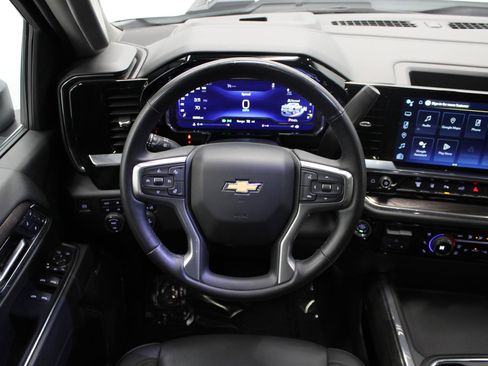 Used 2025 Chevrolet Silverado 2500 LTZ w/ Z71 Chrome Sport Edition image 15