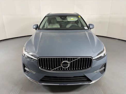 Used 2023 Volvo XC60 B5 Plus w/ Protection Package Premier FWD image 3