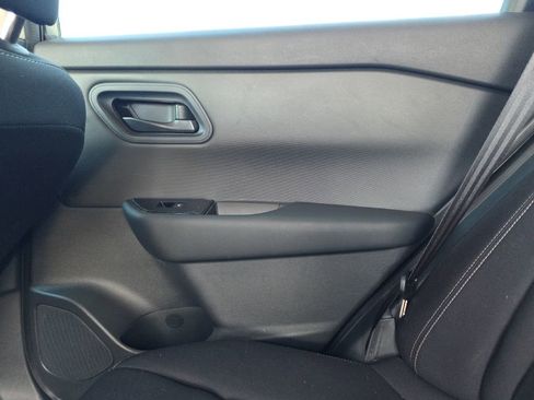 Used 2024 Nissan Rogue S image 11