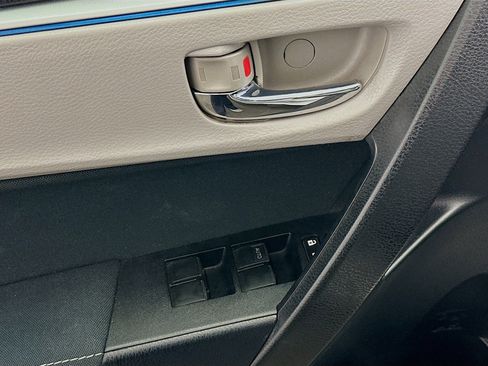 Used 2014 Toyota Corolla LE image 15