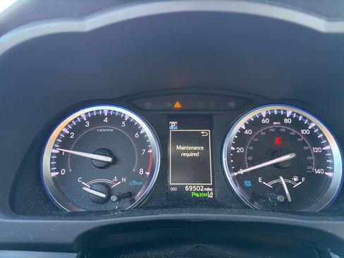 Used 2019 Toyota Highlander Limited image 10