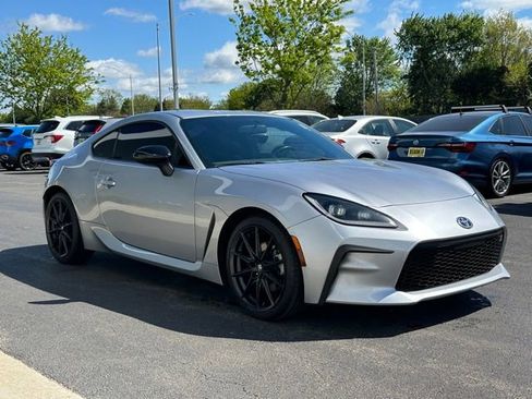 Used 2022 Toyota GR86 Premium w/ ALL Weather Mat Package (TMS) RWD image 3