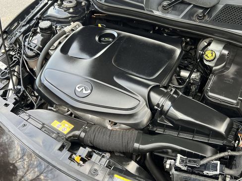 Used 2017 INFINITI QX30 AWD image 25