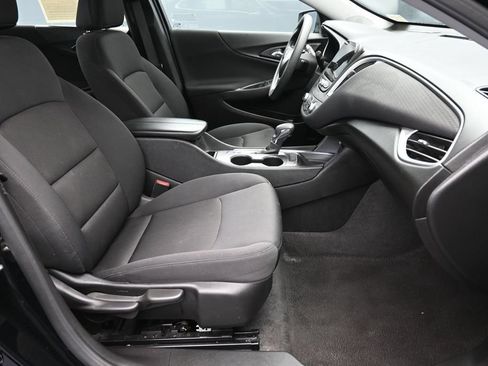 Used 2025 Chevrolet Malibu LT FWD image 22