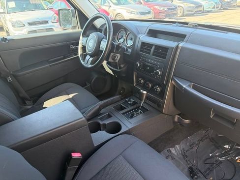 Used 2012 Jeep Liberty Sport w/ Popular Equipment Group AWD/4WD image 27