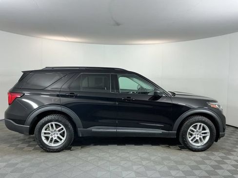 Used 2025 Ford Explorer Active AWD/4WD image 4