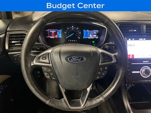 Used 2017 Ford Fusion Titanium FWD image 18
