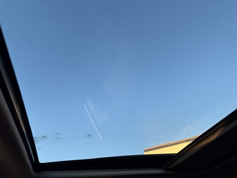 Used 2022 Subaru Forester Limited image 8