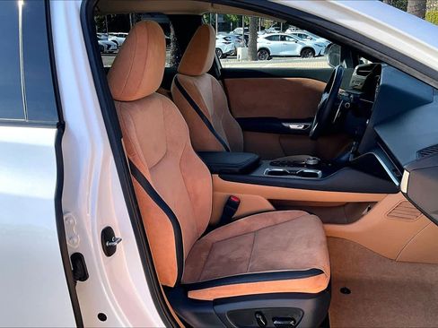 Used 2023 Lexus RZ 450e Premium image 8