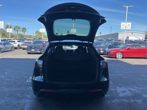 Used 2023 Tesla Model Y Performance image 15