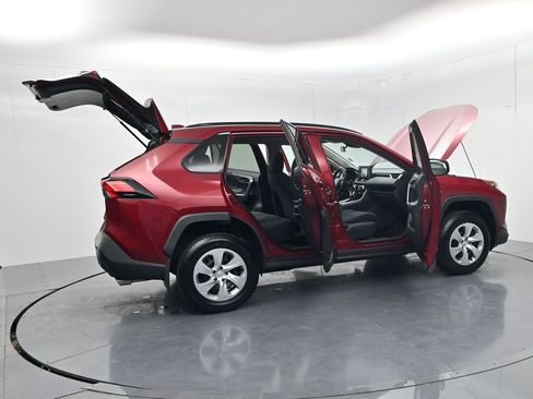 Used 2019 Toyota RAV4 LE w/ Carpet Mat Package image 58