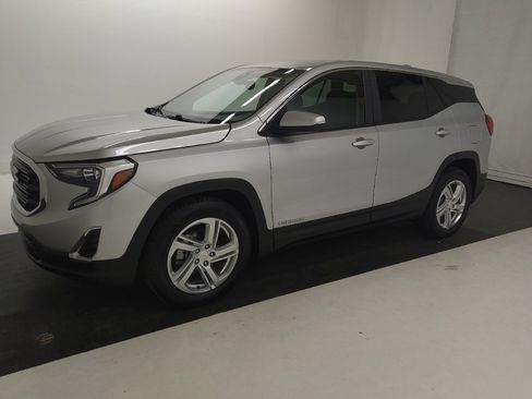 Used 2021 GMC Terrain SLE FWD image 2