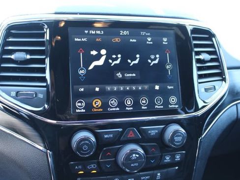 Used 2020 Jeep Grand Cherokee Limited RWD image 24