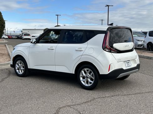 Used 2025 Kia Soul S image 4