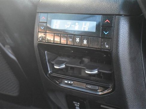 Used 2021 Jeep Grand Cherokee L Summit w/ Luxury Tech Group V image 19