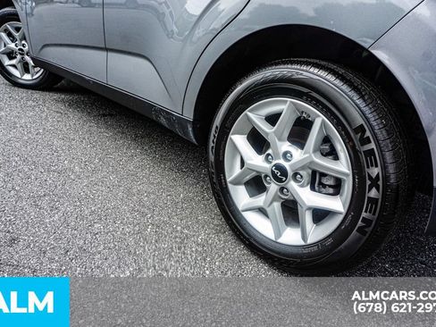 Used 2025 Kia Soul LX w/ LX Technology Package FWD image 16