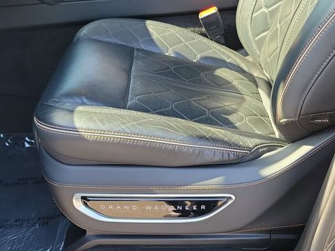 Used 2023 Jeep Grand Wagoneer Series III w/ Rear Seat Video Group 1 AWD/4WD image 19