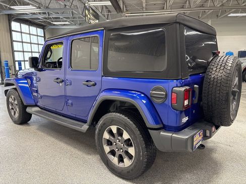 Used 2018 Jeep Wrangler Unlimited Sahara image 5