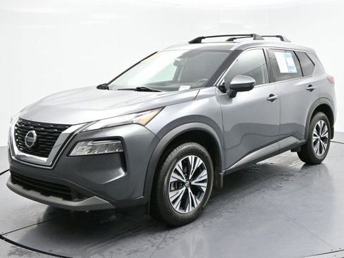 Used 2021 Nissan Rogue SV w/ Premium Package FWD image 3