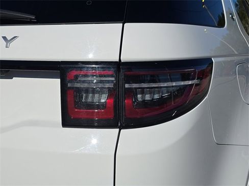 Used 2024 Land Rover Discovery Sport S image 8