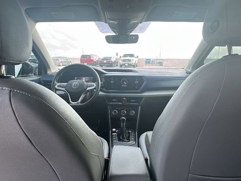 Used 2022 Volkswagen Taos SE image 29