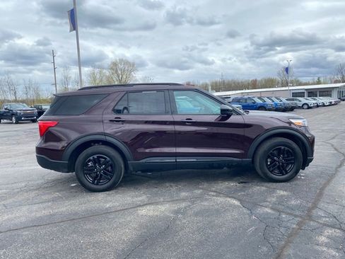 Used 2022 Ford Explorer XLT AWD/4WD image 8