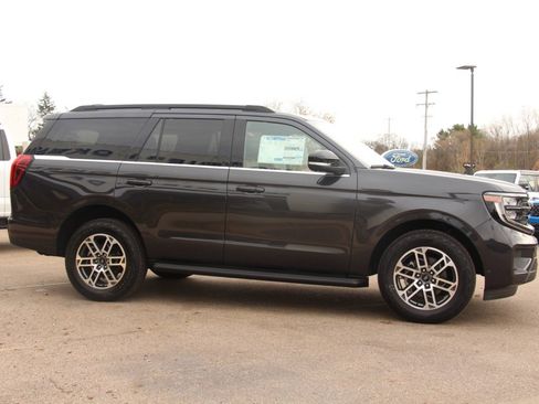New 2025 Ford Expedition Active image 8