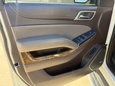 Used 2015 GMC Yukon XL Denali w/ Premium Package RWD image 9
