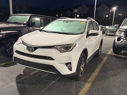 Used 2016 Toyota RAV4 XLE image 2