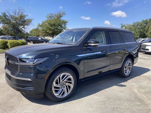 New 2025 Lincoln Navigator Reserve AWD/4WD image 9