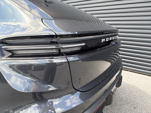 New 2025 Porsche Macan 4 Electric AWD/4WD image 26