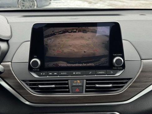 Used 2023 Nissan Altima 2.5 SV image 4