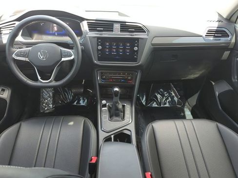 Certified 2023 Volkswagen Tiguan SE image 13