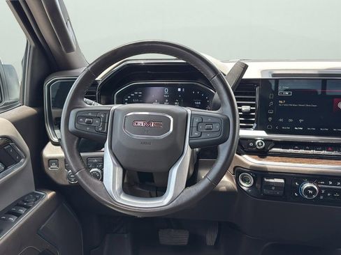 Used 2022 GMC Sierra 1500 SLE w/ Preferred Package AWD/4WD image 9