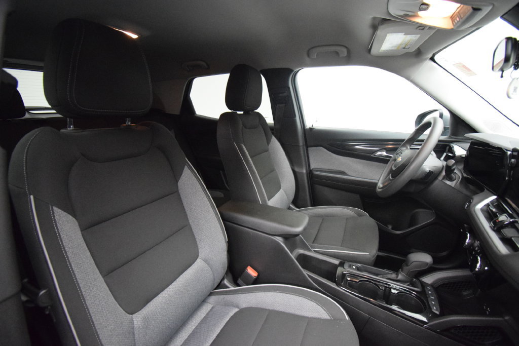 Used 2024 Chevrolet TrailBlazer LT AWD/4WD image 14