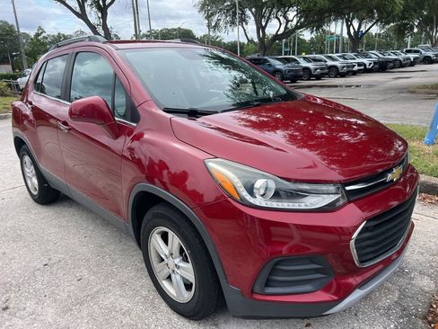 Used 2018 Chevrolet Trax LT w/ Driver Confidence Package FWD image 4