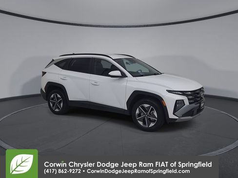 Used 2025 Hyundai Tucson SEL AWD/4WD image 2
