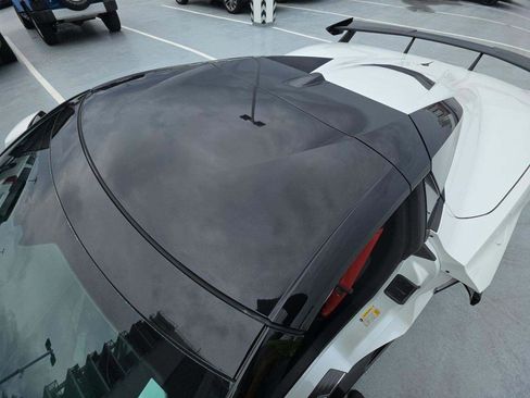 Used 2023 Chevrolet Corvette Stingray Premium Conv w/ Z51 Performance Package RWD image 11