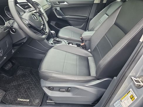 Used 2020 Volkswagen Tiguan SE AWD/4WD image 28