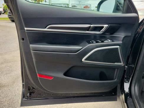 Used 2025 Kia Telluride S FWD image 19