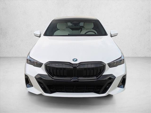 Used 2027 BMW 550e xDrive w/ Executive Package AWD/4WD image 6