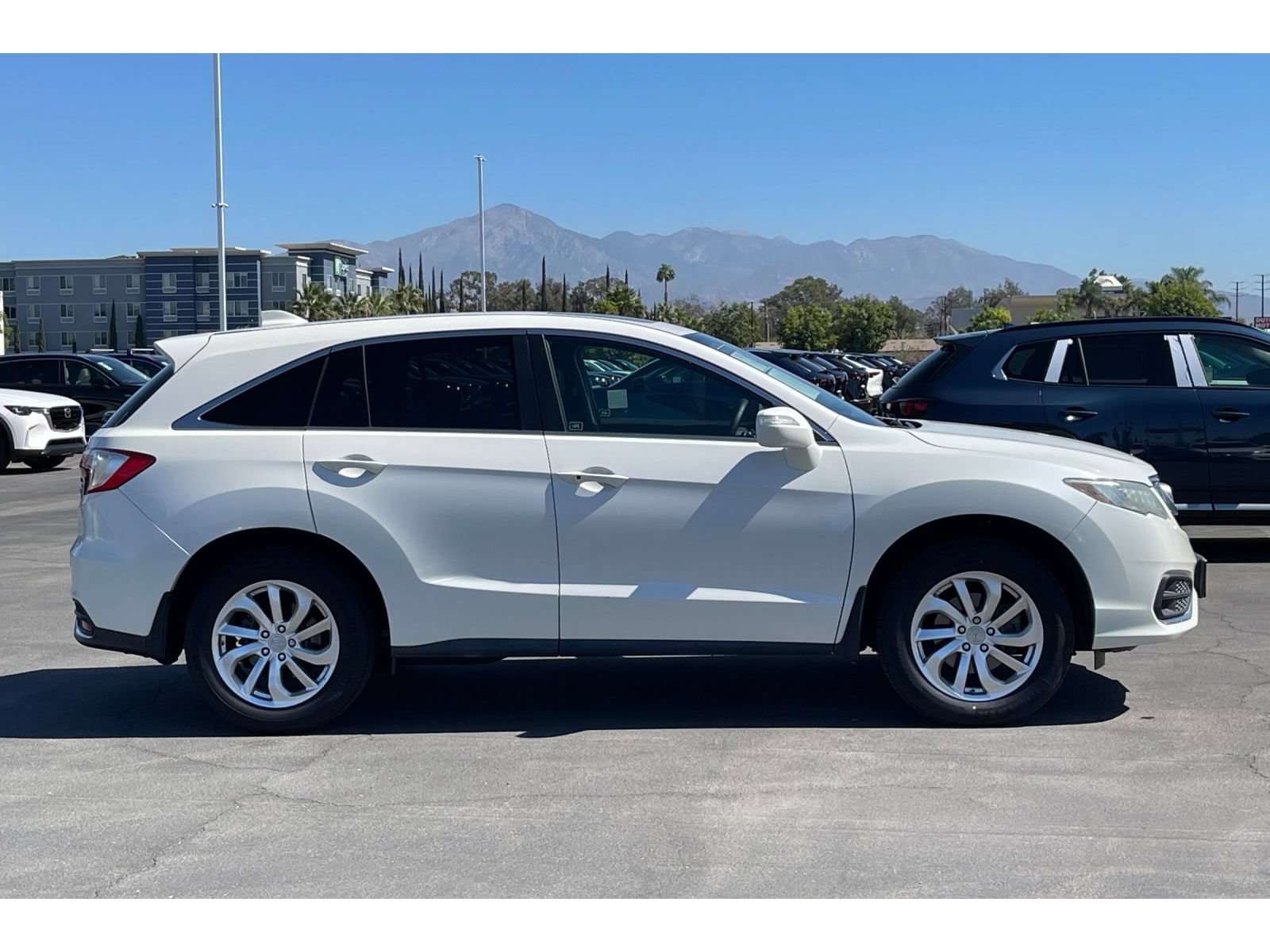 Used 2017 Acura RDX w/ AcuraWatch Plus Package FWD image 8