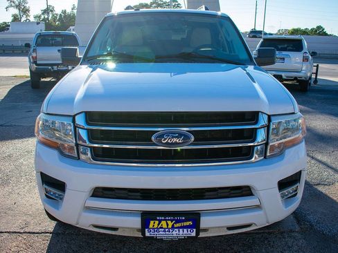 Used 2017 Ford Expedition XLT image 9