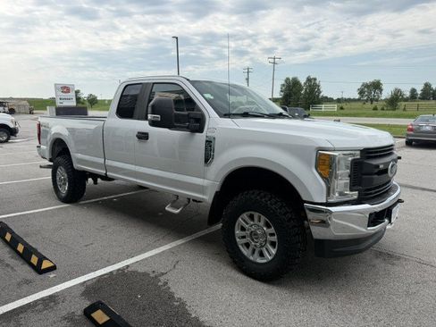 Used 2017 Ford F350 XL AWD/4WD image 3