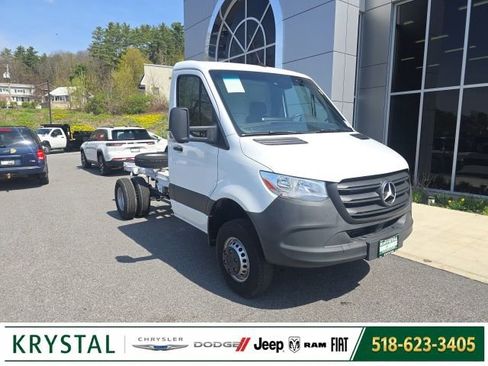 Used 2023 Mercedes-Benz Sprinter 3500 image 1