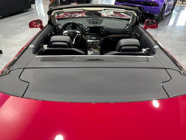 Used 2015 Mercedes-Benz SL 550 w/ Driver Assistance Package image 28