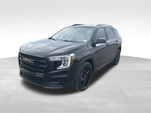 Used 2023 GMC Terrain SLE w/ Driver Convenience Package FWD image 7